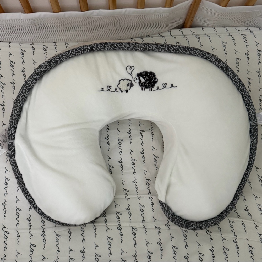 Boppy Luxe Cozy Support Pillow - White and Gray